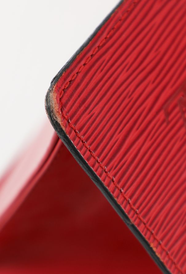 Louis Vuitton 1992 Epi Sac Triangle Bag - 9