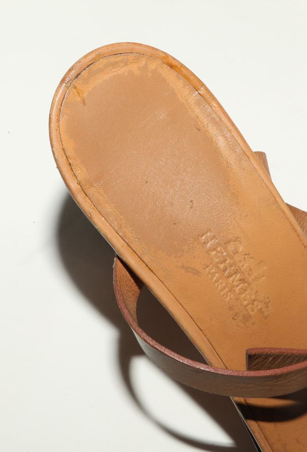 Hermès Vintage Leather T-Strap Sandals - 7 Hermès Vintage Leather T-Strap Sandals - 7