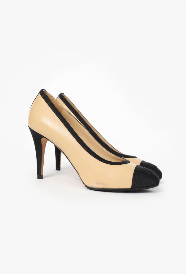 Chanel Classic Bicolor 'CC' Pumps - 3