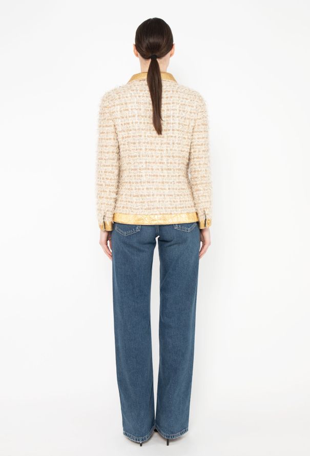 Chanel STUNNING Pre-Fall 2019 Paris-NY Tweed Jacket - 5 Chanel STUNNING Pre-Fall 2019 Paris-NY Tweed Jacket - 5