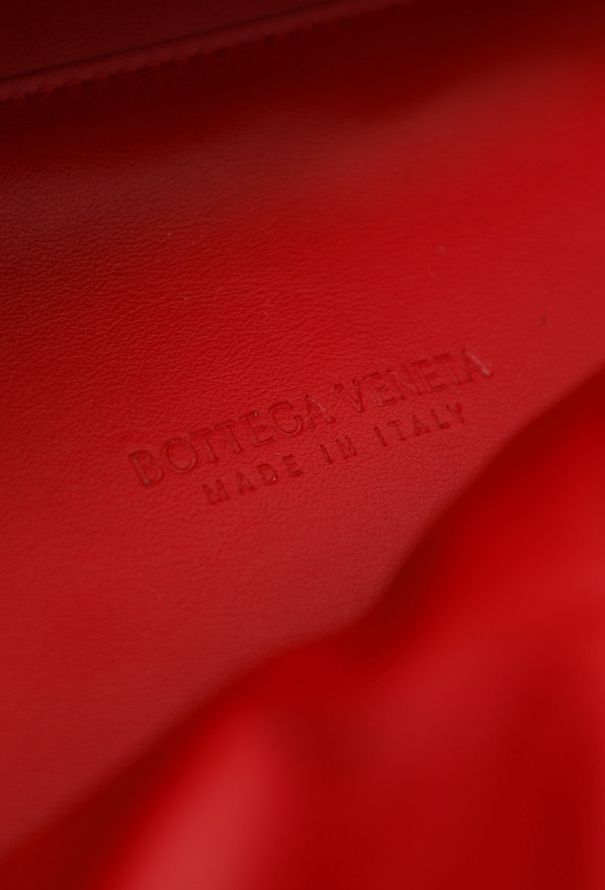 Bottega Veneta S/S 2021 The Point Triangle Bag - 14