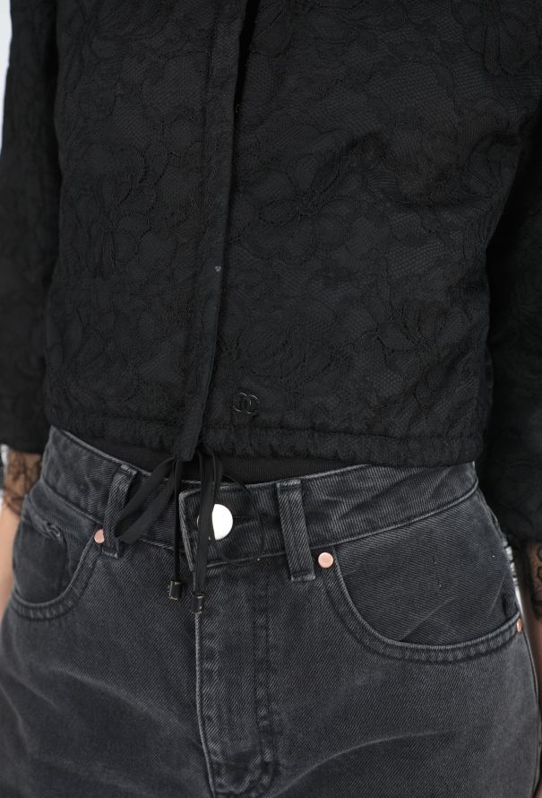 Chanel 2001 Chantilly Lace Cropped Jacket - 5