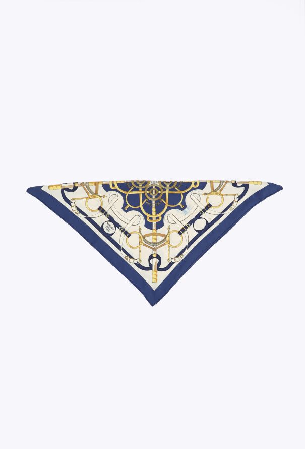 Hermès Vintage 'Éperon d'Or' 45cm Petite Carré - 3