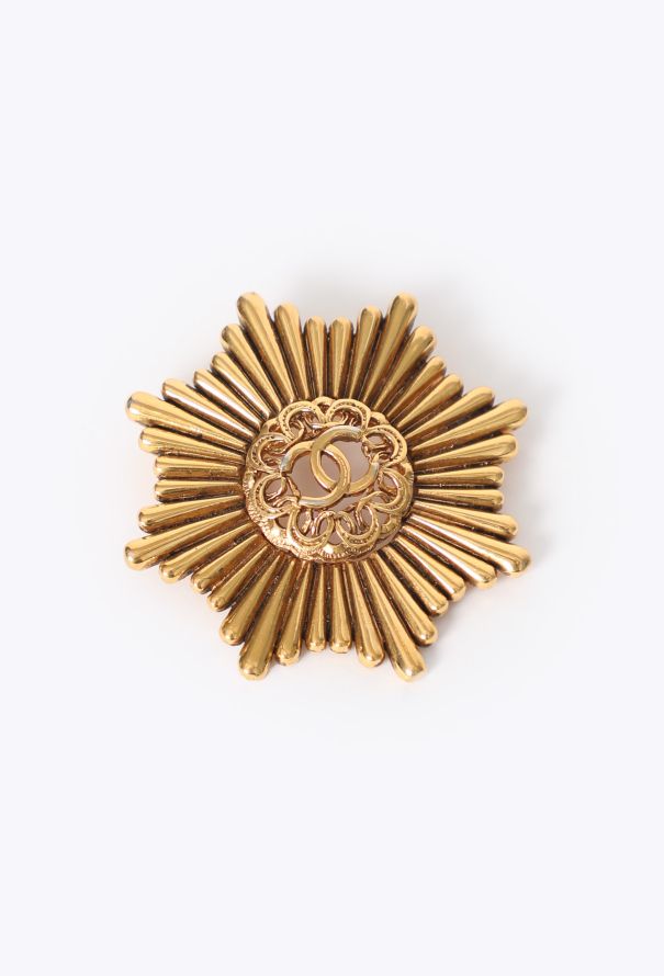 Chanel 1983 'CC' Starburst Brooch - 2