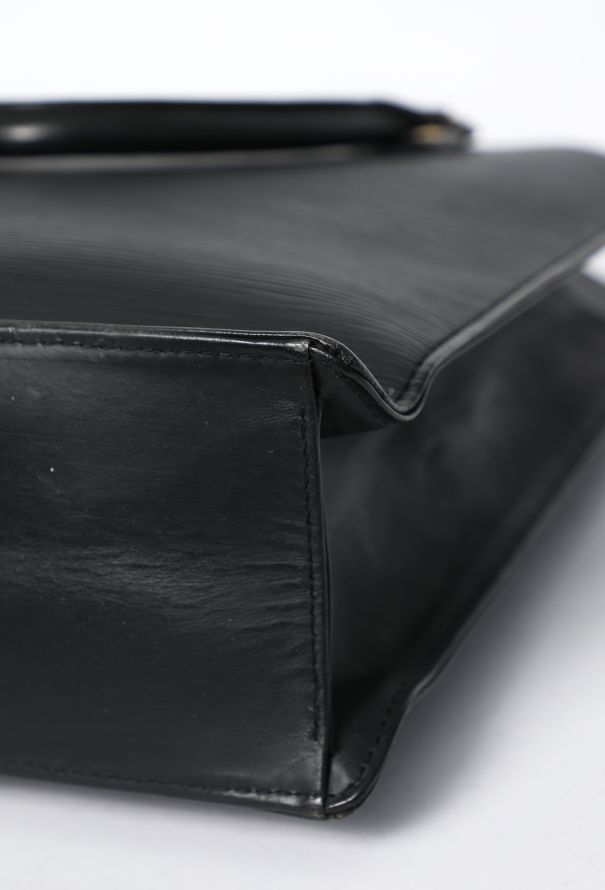 Louis Vuitton Vintage Black Epi Sac Plat - 9