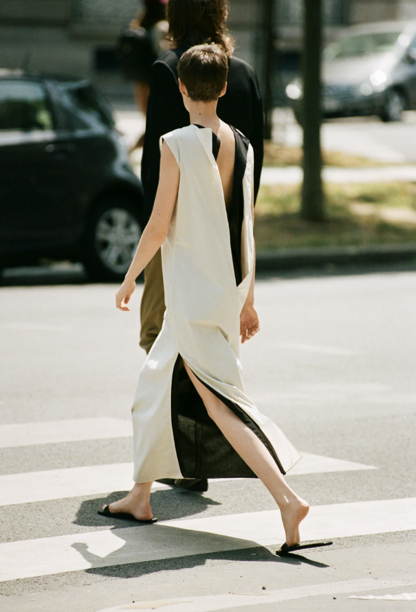 The Row S/S 2023 Chocolate Leather Sandals - 2