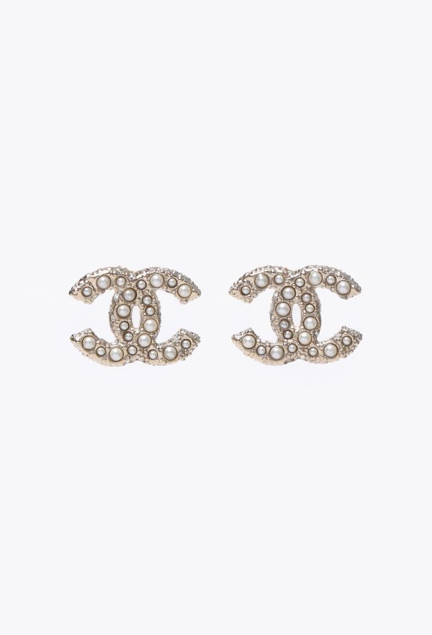 Chanel 2021 Mini Pearl 'CC' Earrings - 1