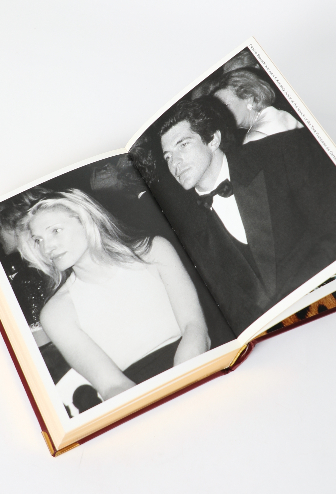 Must de Cartier' Book - Cartier | ReSee