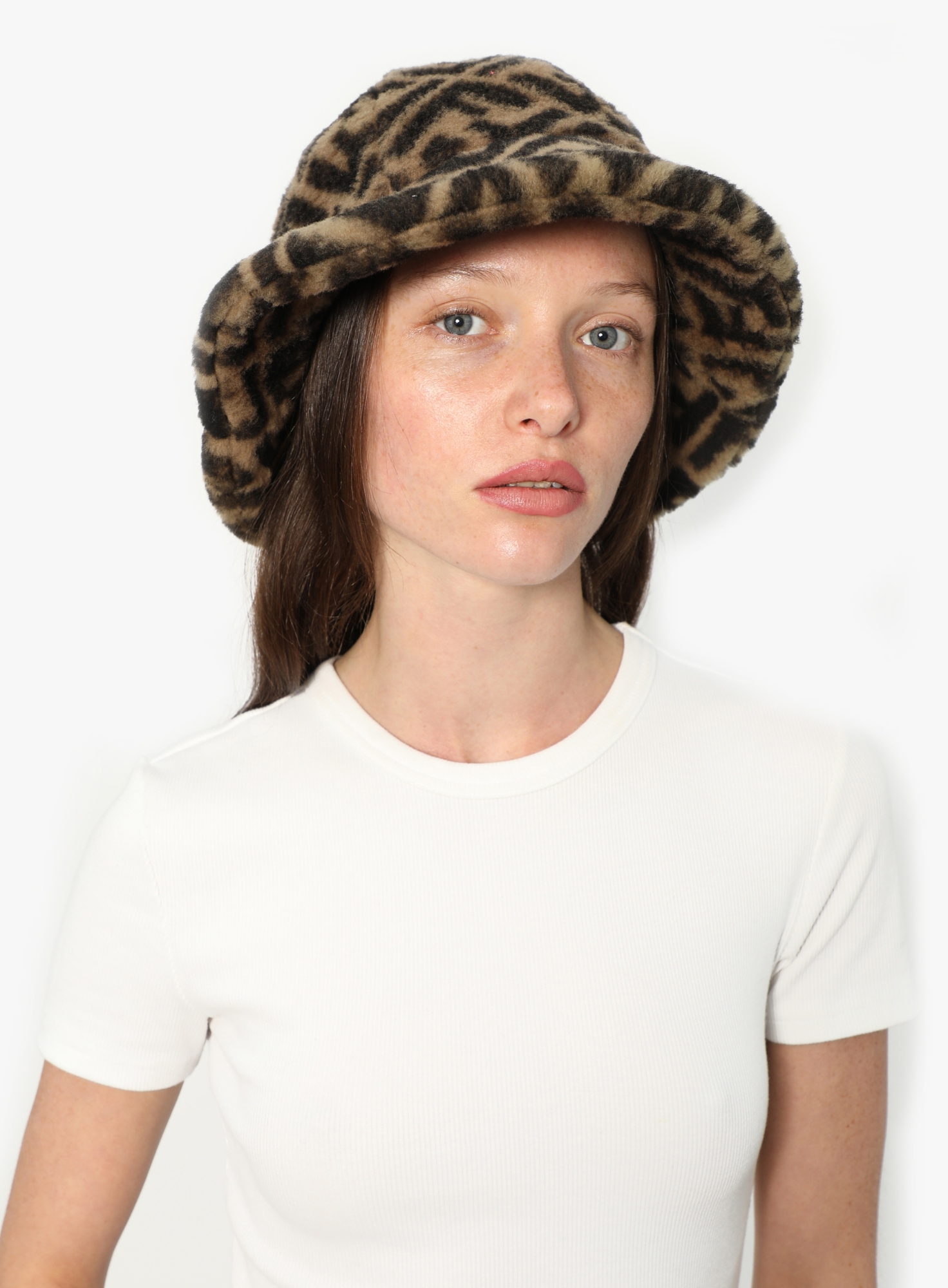 FENDI シアリングムートンキャスケット FFロゴ Monogram Shearling Bucket Hat | Authentic & Vintage | ReSee