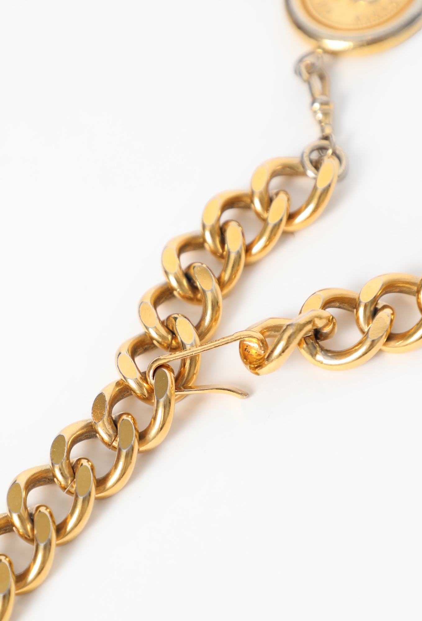ICONIC '90s Chainlink Plaque Belt - Chanel | ReSee