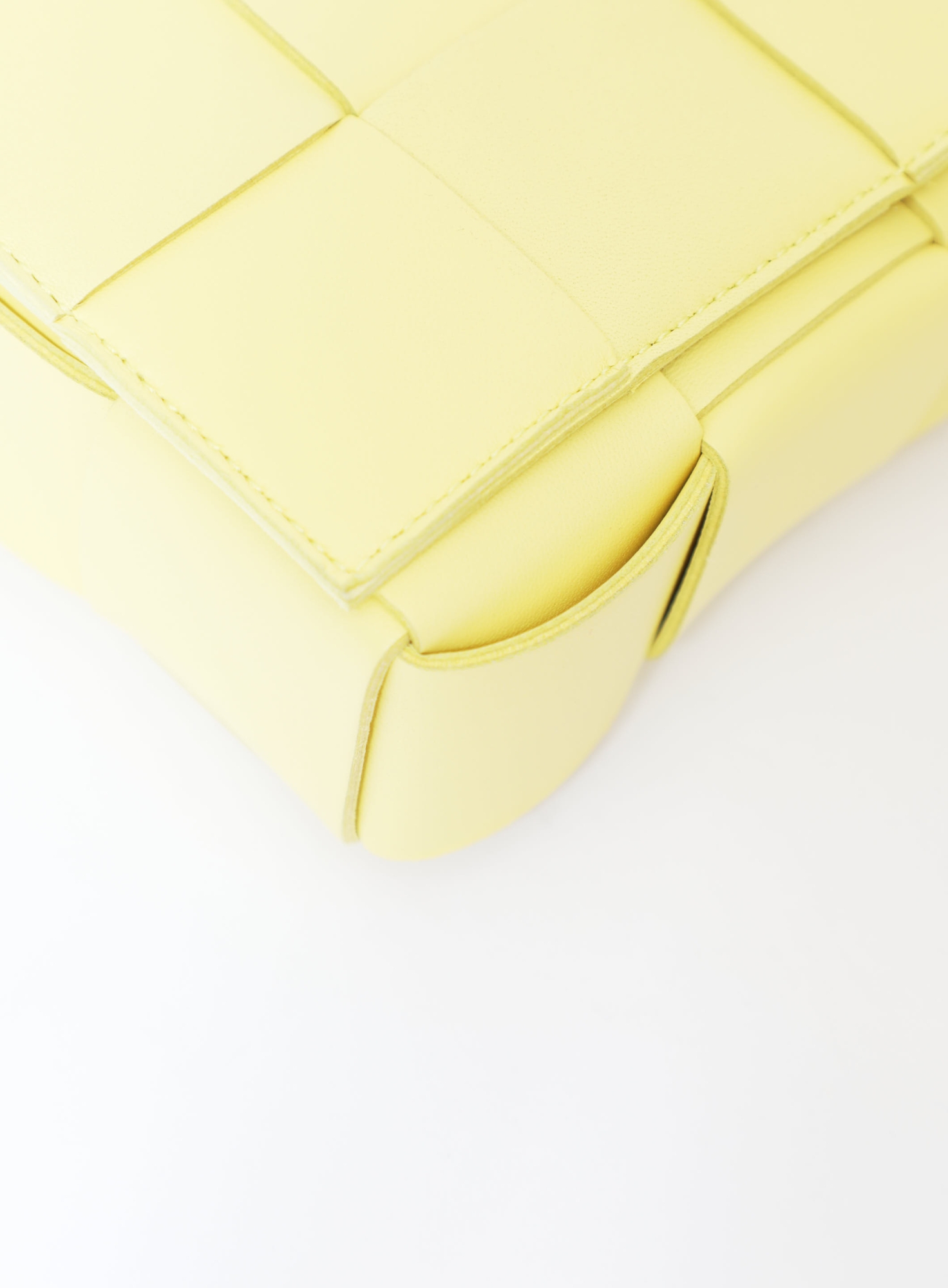 Rin様 BOTTEGA VENETA カセット イエロー 2020 Yellow Cassette Bag | Authentic & Vintage | ReSee