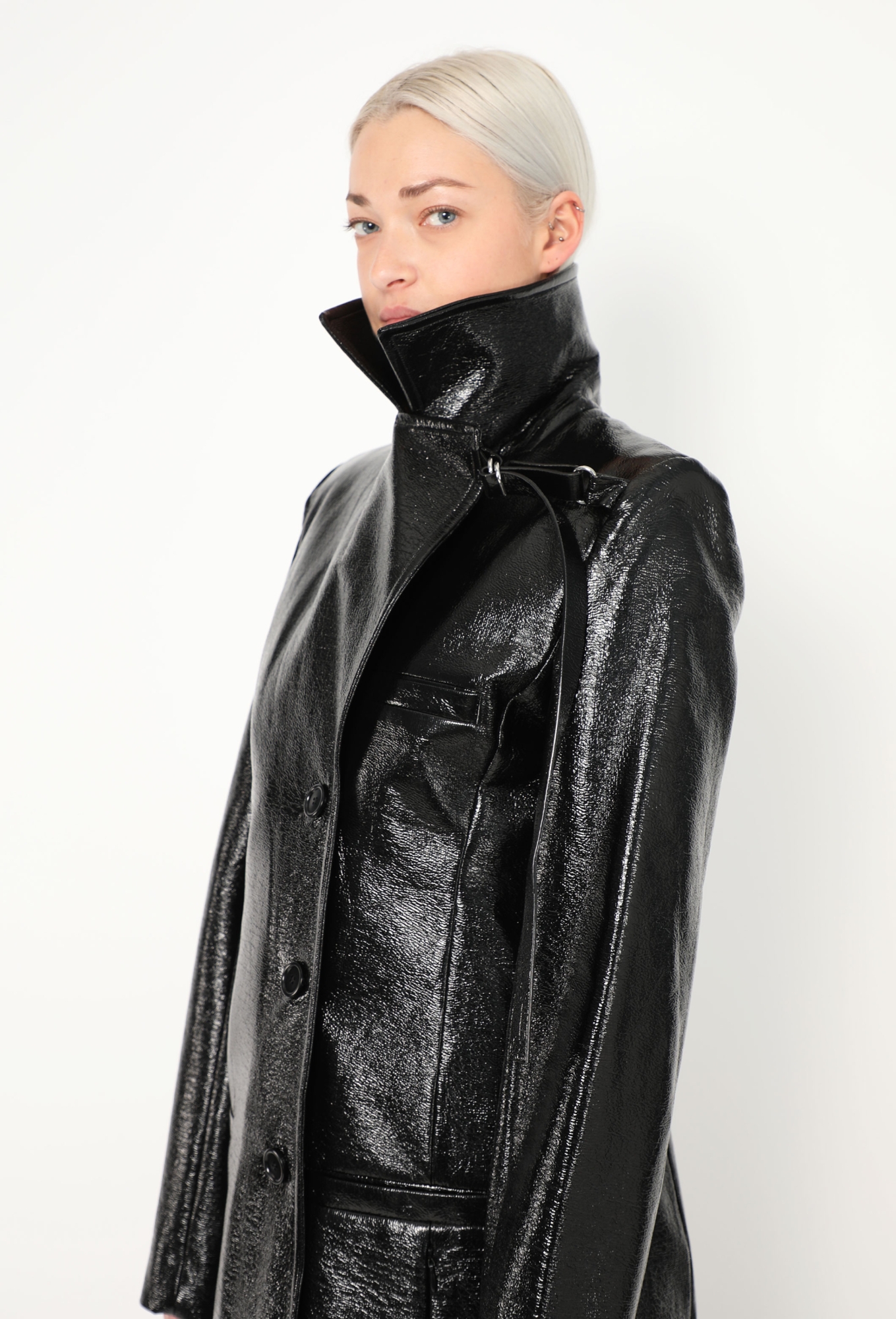 Courrèges ブラックレザーコート 38 2024 Vinyl Buckle Trench Coat - Courrèges | Authentic & Vintage