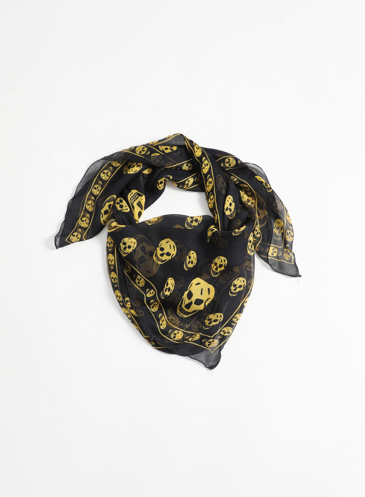 小物 Alexander Mcqueen Skull Silk Scarf y2k Alexander McQueen Ivory Silk Skull Scarf – Modaselle