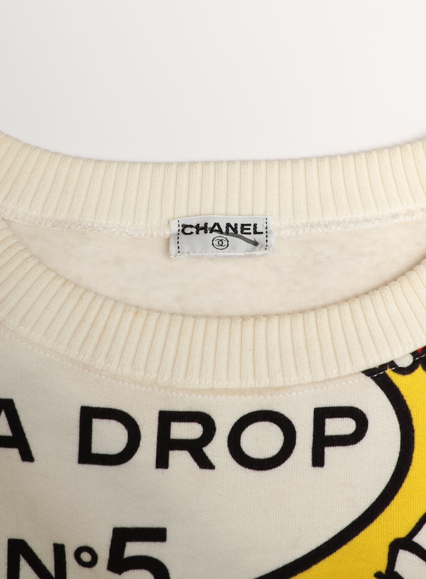 CHANEL/シャネルマドモアゼル（2001年）ヴィンテージスウェット F/W 2001 Mademoiselle Sweater | Authentic & Vintage | ReSee