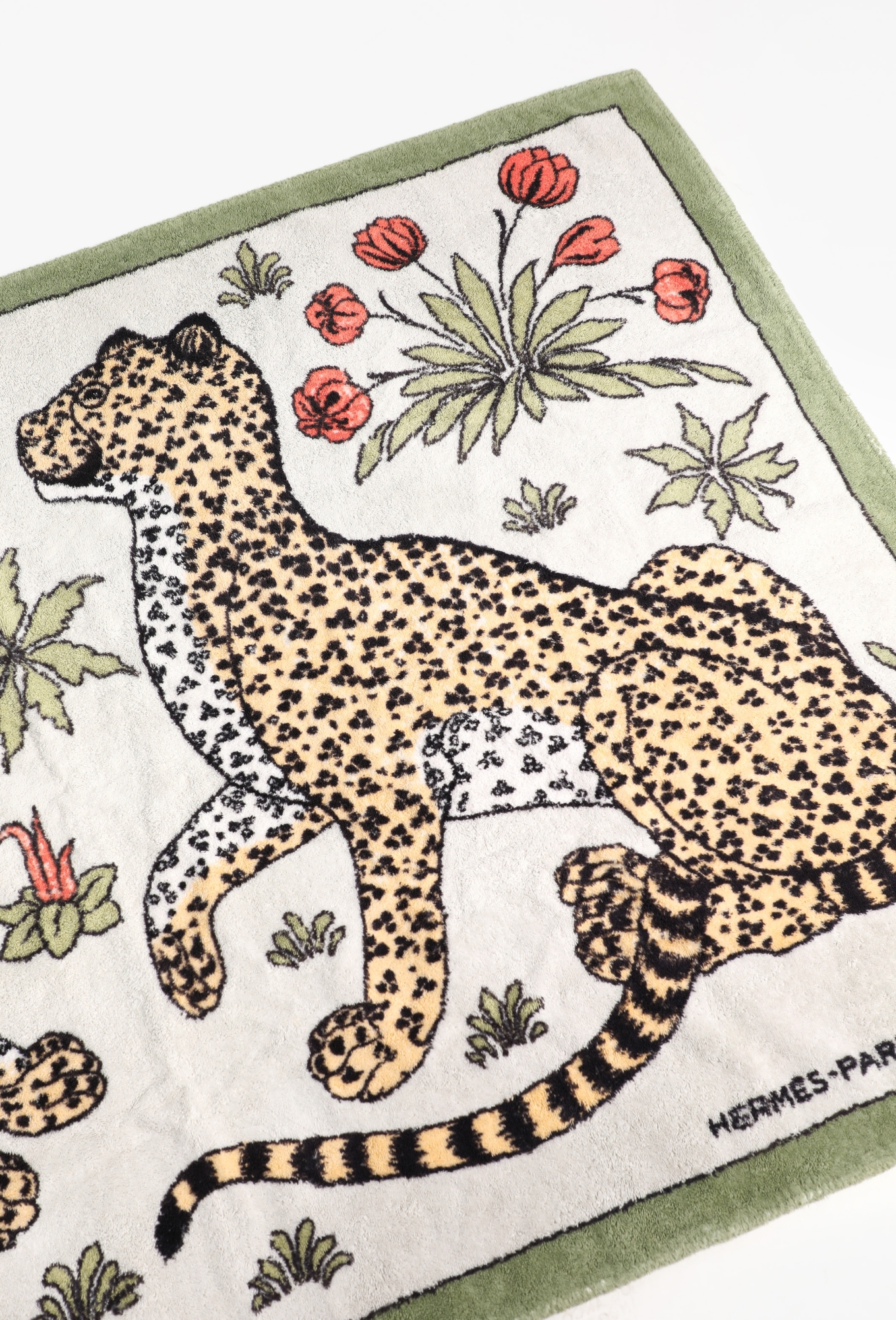 Vintage 'Les Léopards' Beach Towel 150cm - Hermès | ReSee