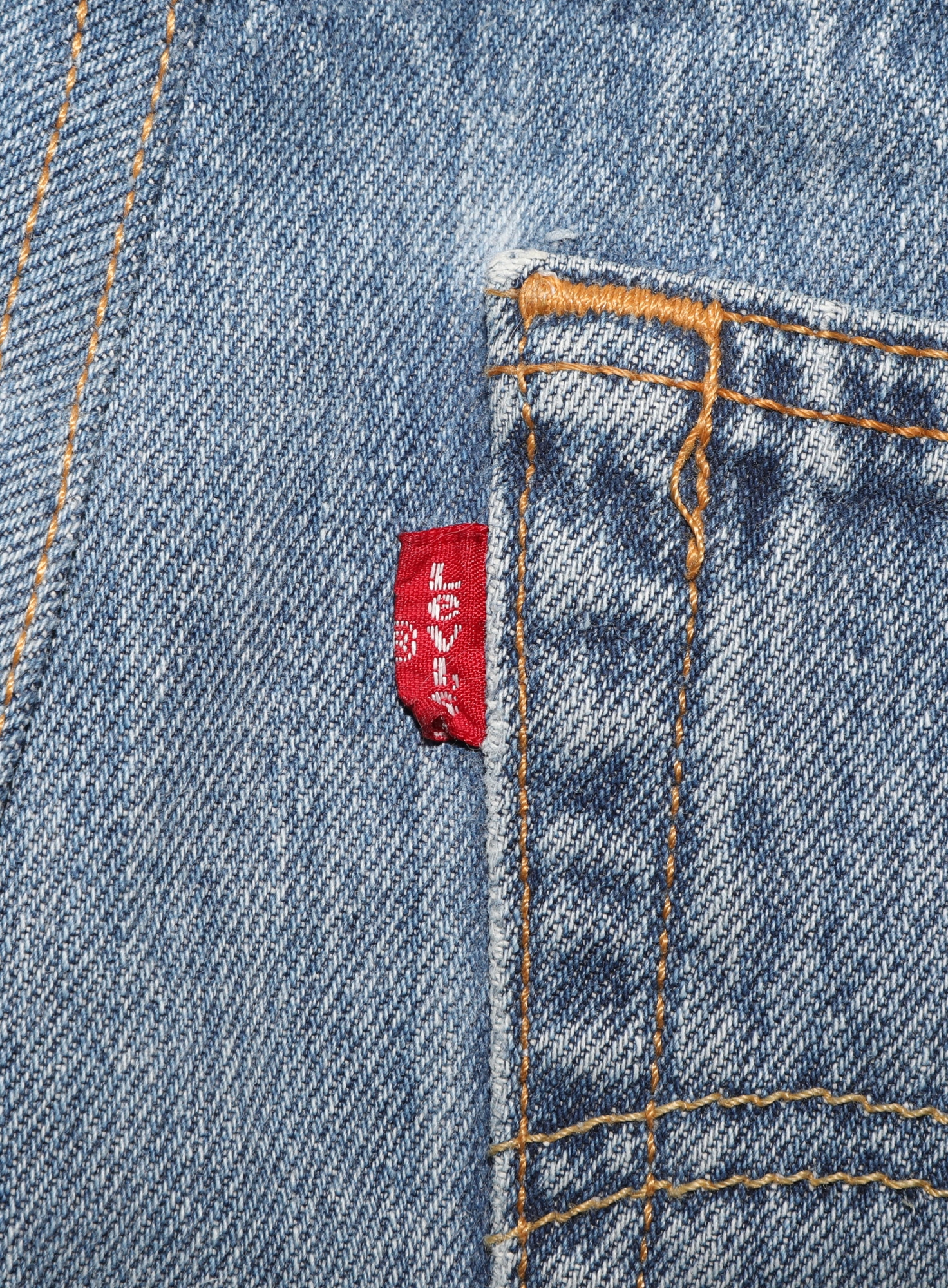 x Re/Done Distressed Slit Jeans - Levi's | Authentic & Vintage | ReSee