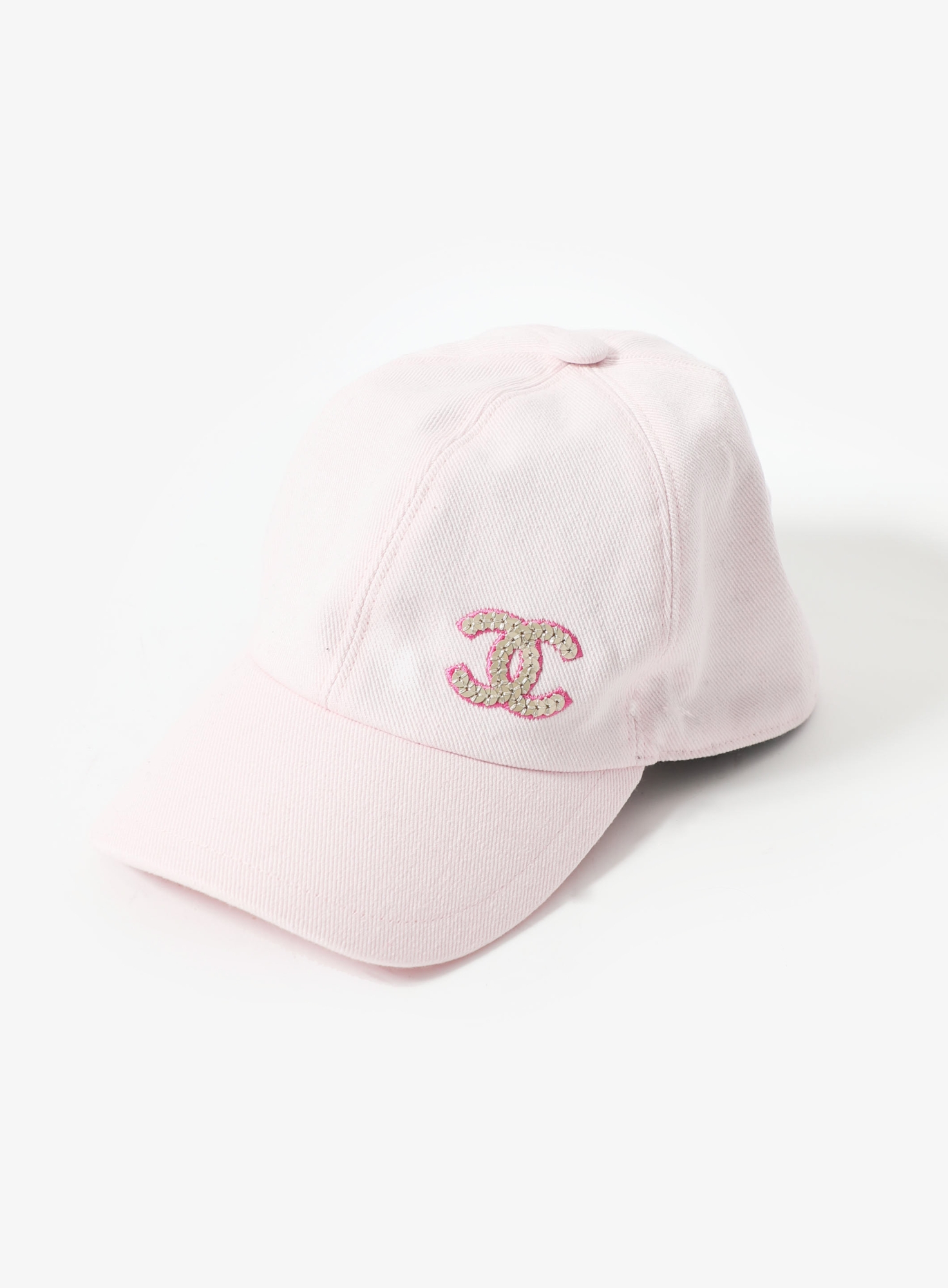 CHANEL（シャネル） キャップ ピンクベージュ パール付きCCロゴ サテン 2022 Pastel 'CC' Baseball Cap | Authentic & Vintage | ReSee