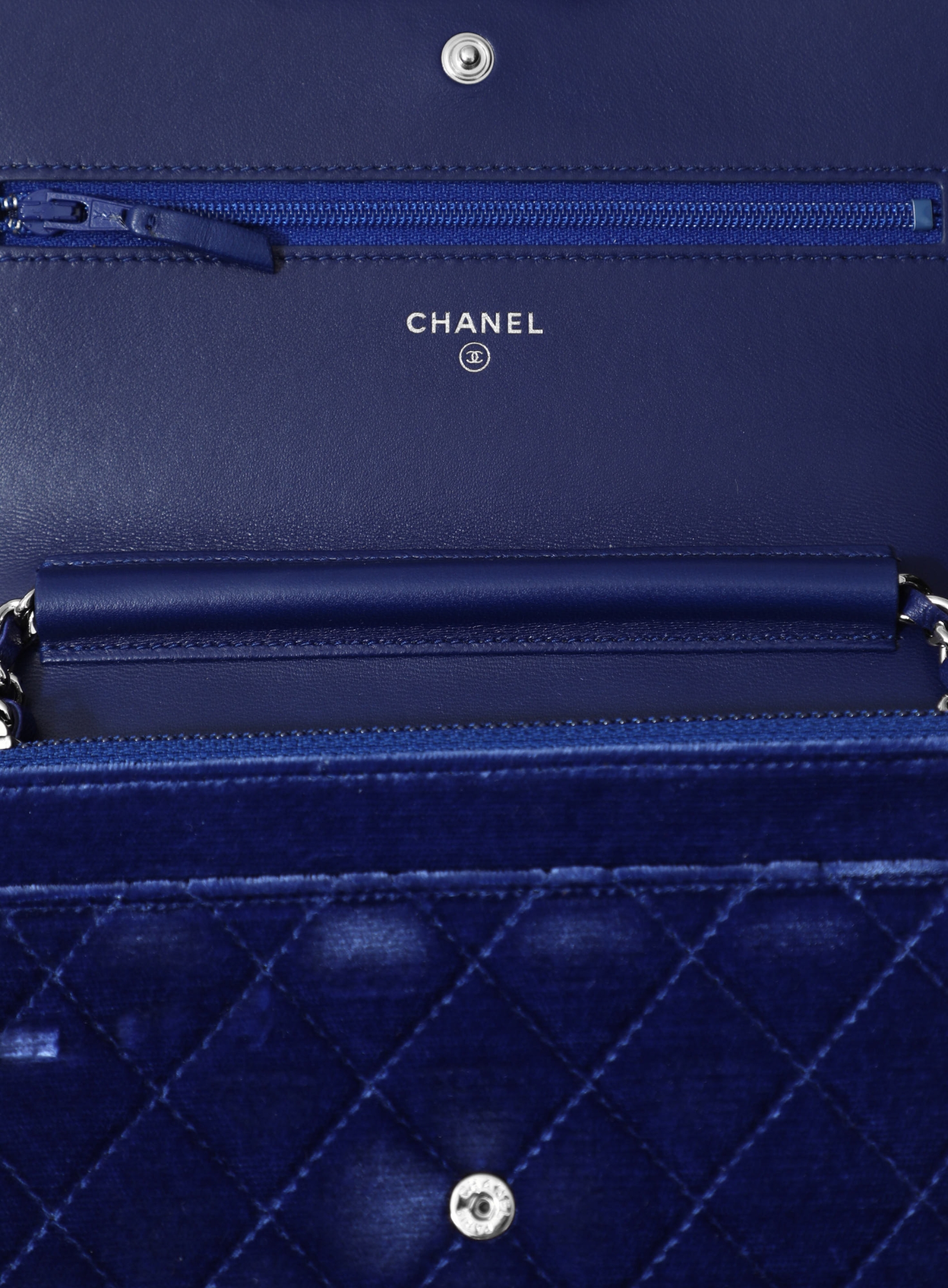 Velvet Boy Wallet On Chain | Authentic & Vintage | ReSee