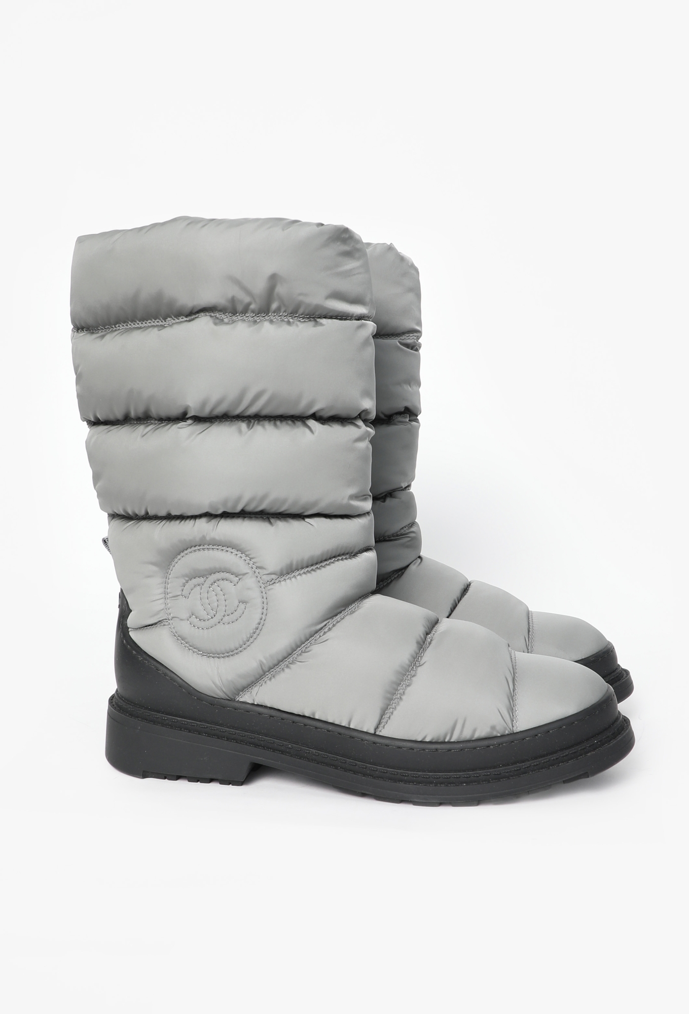 2017 Coco Neige Quilted Snow Boots - Chanel | ReSee