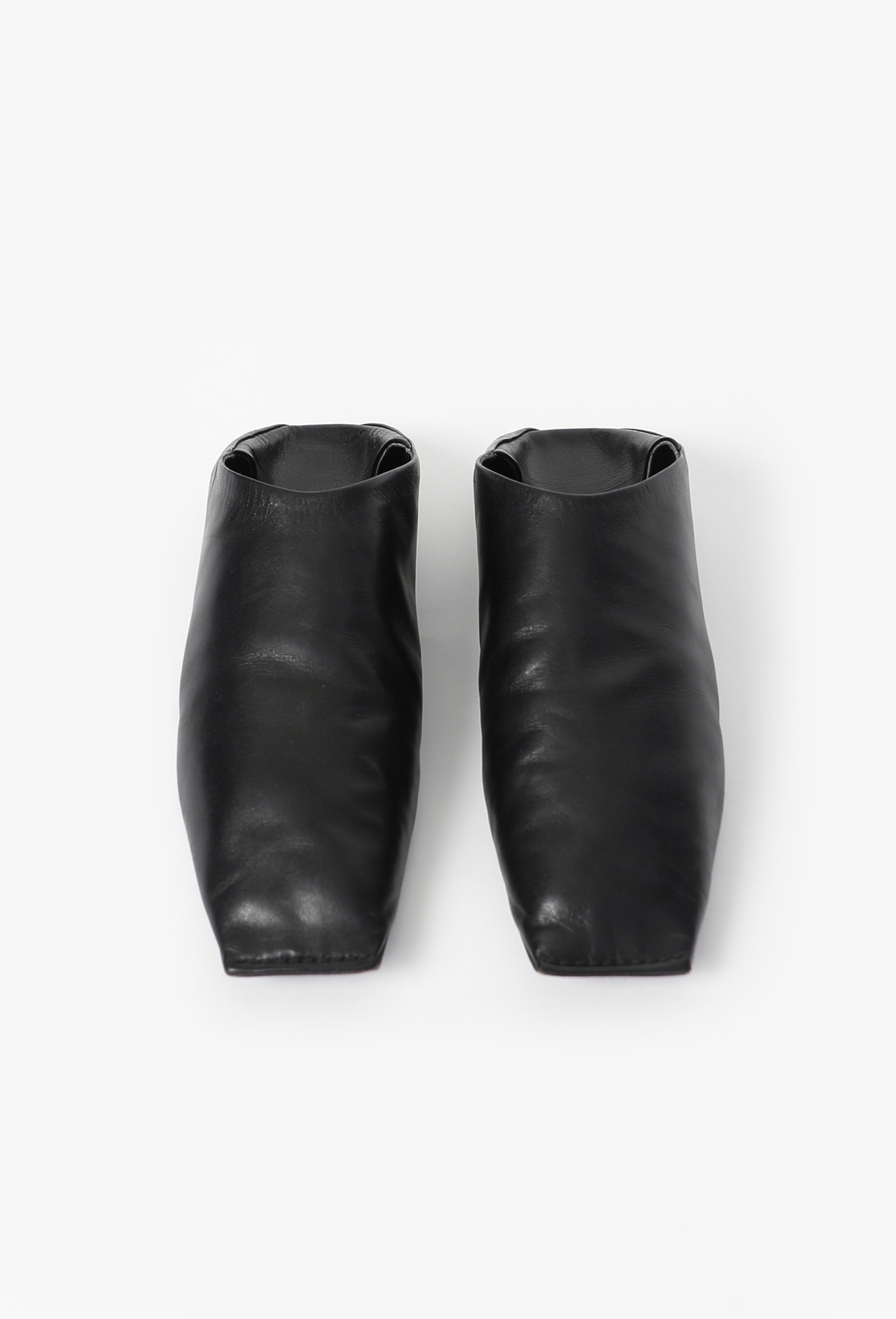 BALENCIAGA レザースリッパ 2024 Babouche Leather Mules - Balenciaga | ReSee