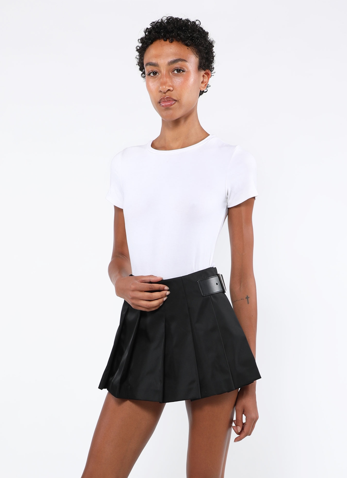 新品　WR NYLON 3D LOGO PLEATED SKIRT Re-Nylon Pleated Skirt, 2023 - Prada | ReSee