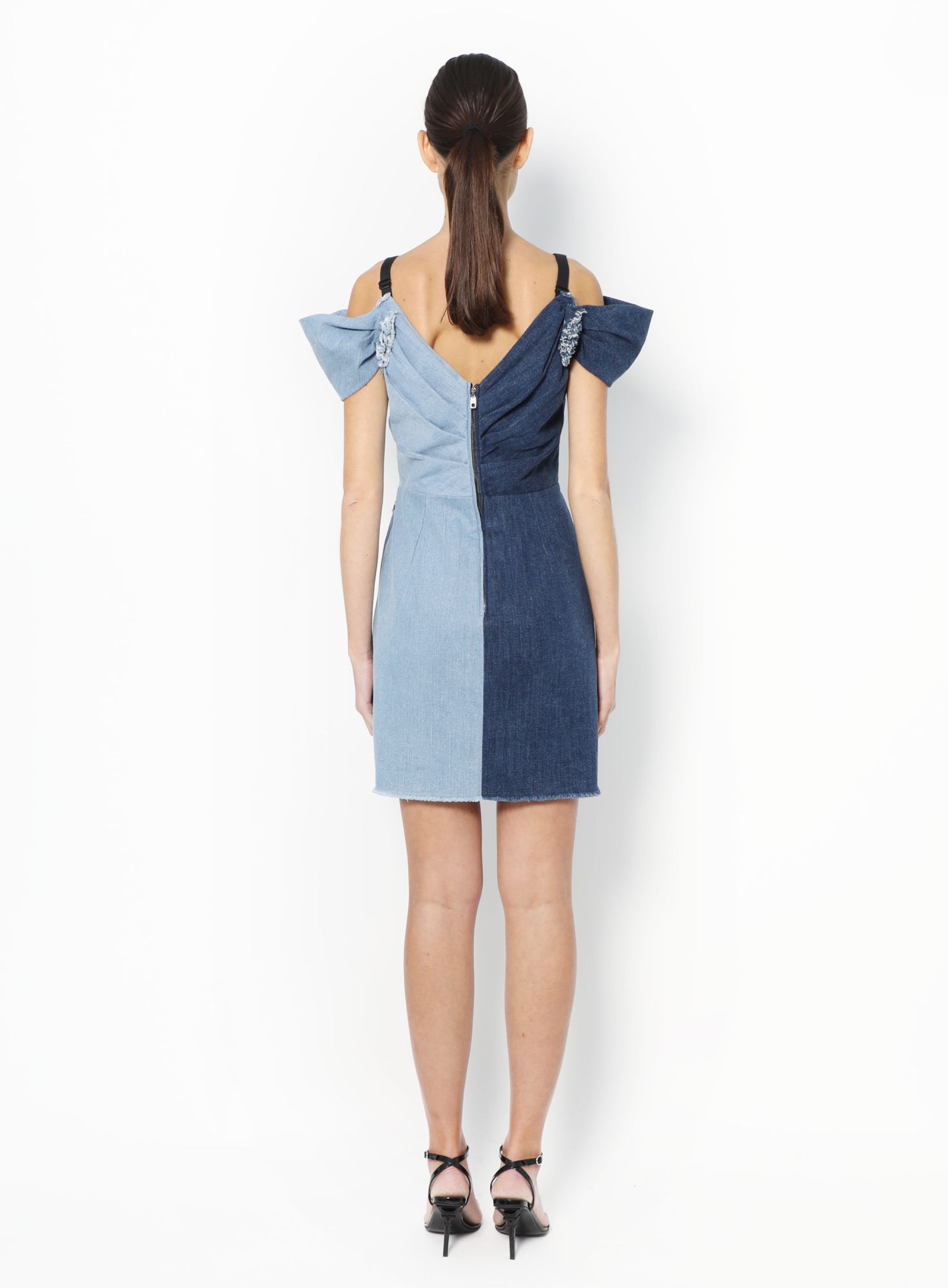 dolce and gabbana denim dress & Form-Fitting Midi eye fastening The piece measures 42 cm from the waist down on a size IT 40 The model is 175 cm tall and wears a size IT 40 Made in Italy Size D&G Dolce and Gabbana Denim