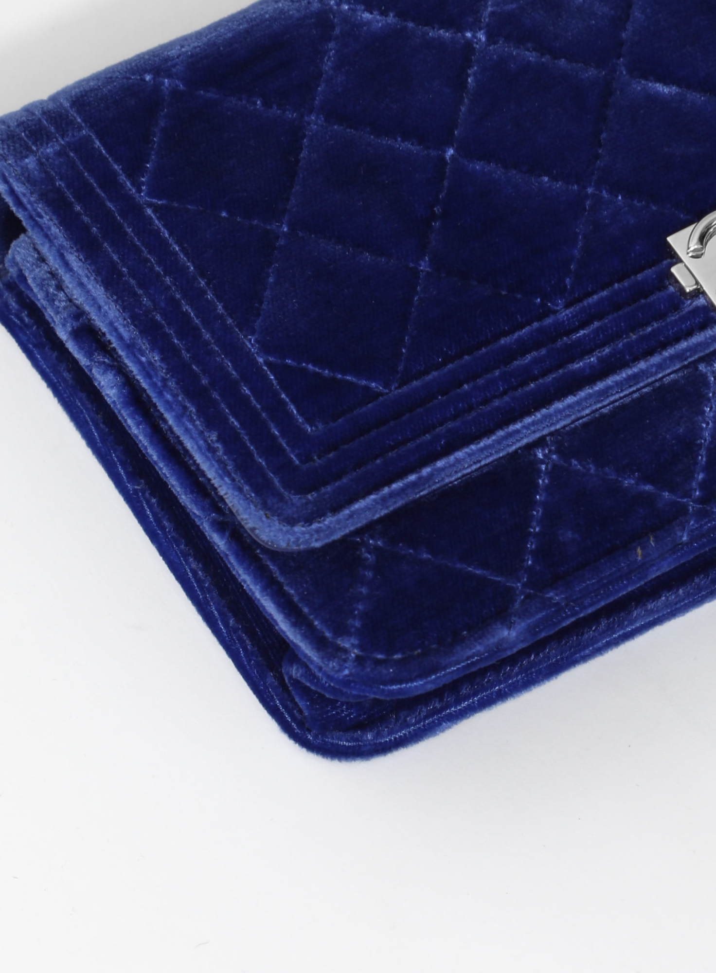Velvet Boy Wallet On Chain | Authentic & Vintage | ReSee