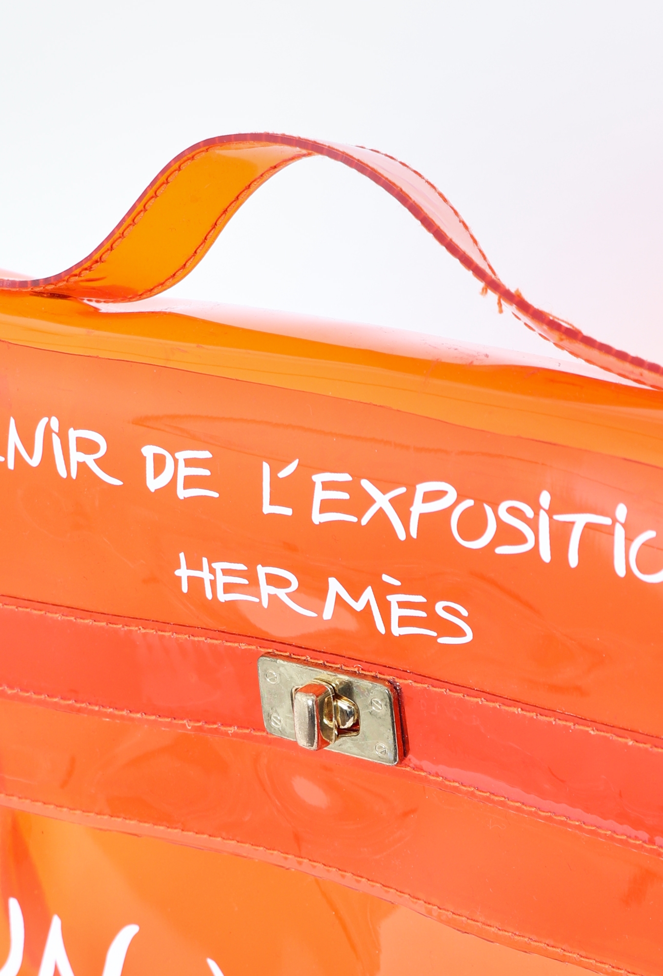 Kelly 40 Un Voyage Au Pays Des Merveilles | Authentique & Vintage