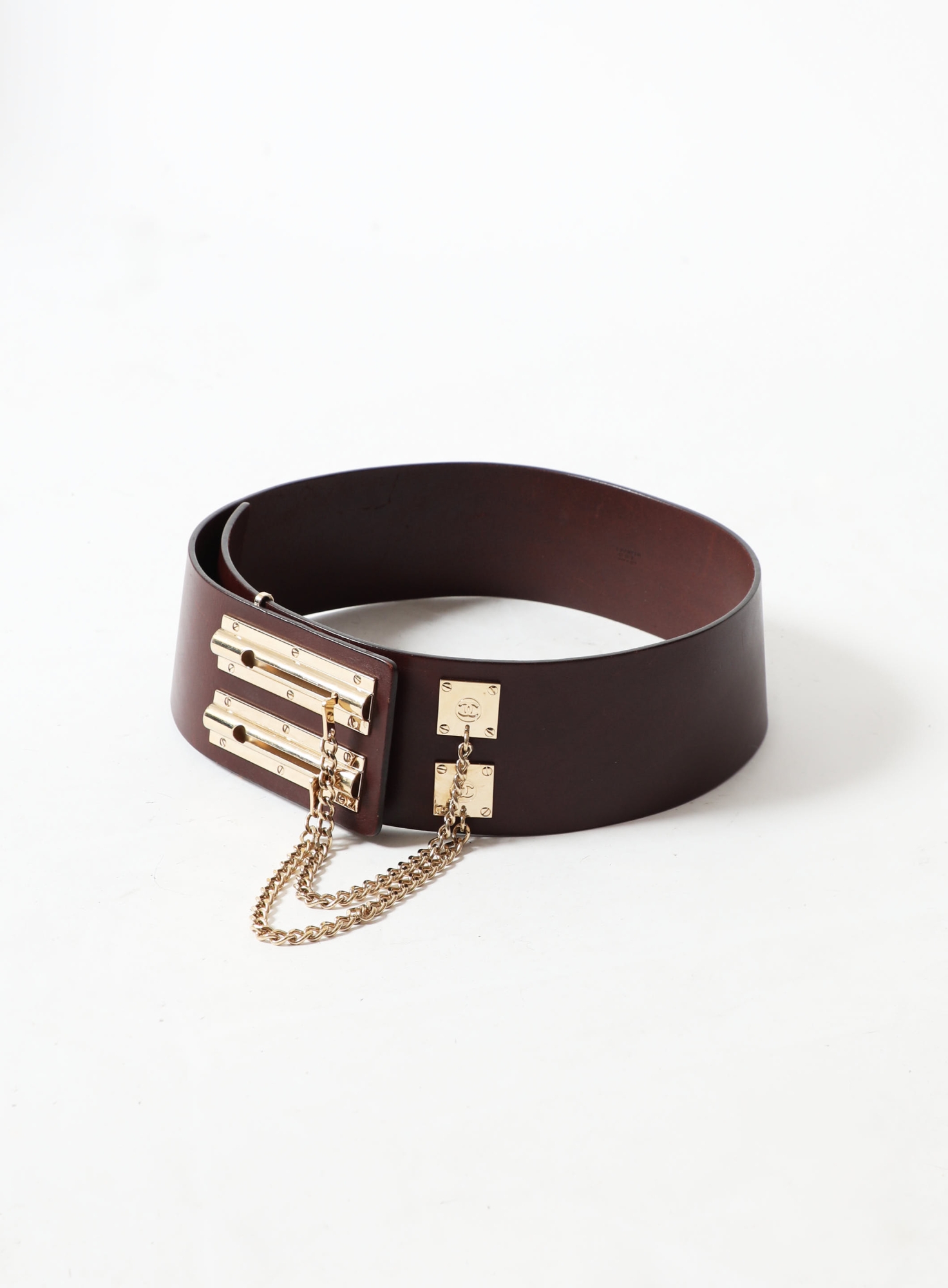 小物 SS2002 CHANEL SLIDE CHAIN LEATHER BELT S/S 2002 Leather Chainlink Bolt Belt | Authentic & Vintage | ReSee