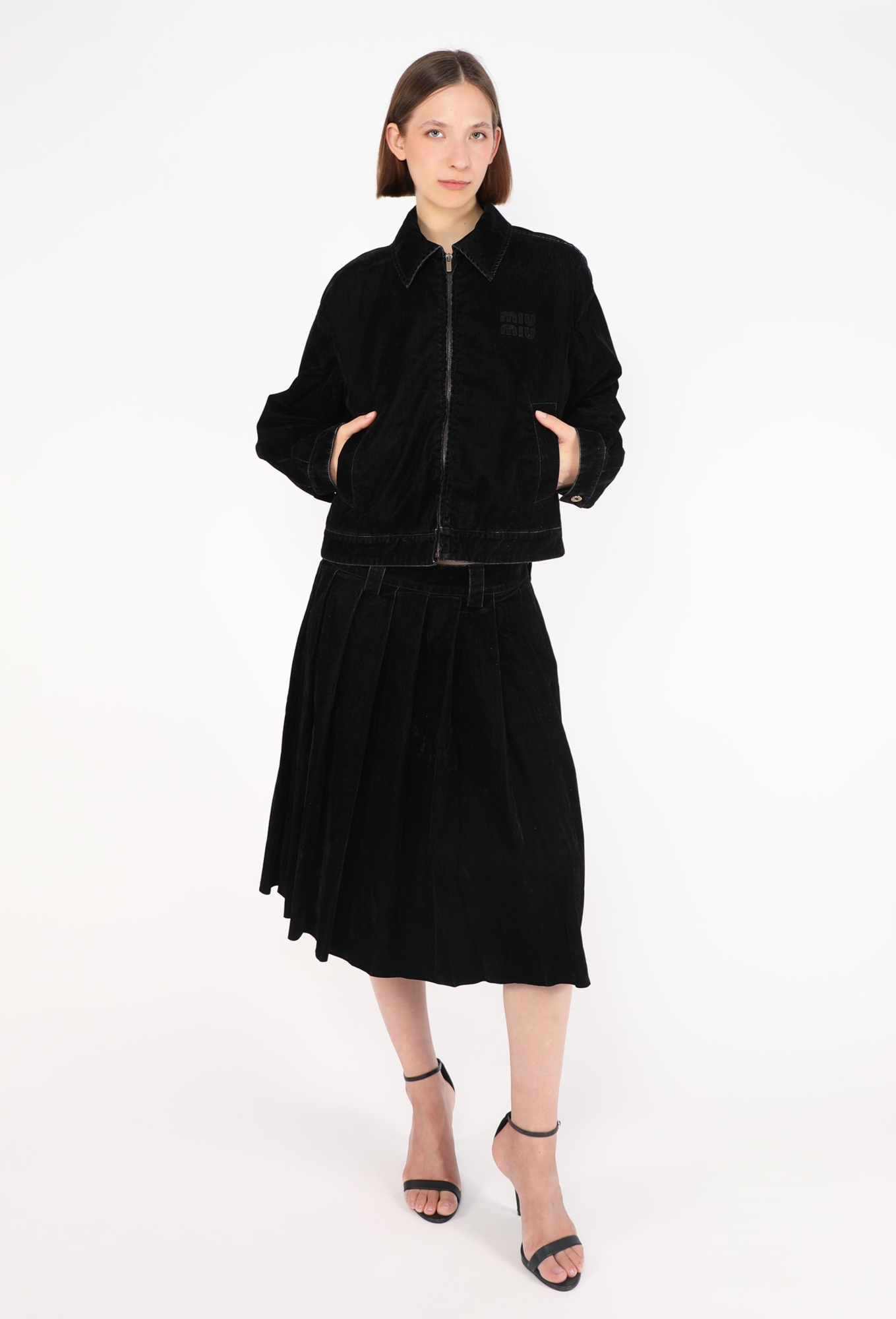 MIU MIU オールド　セットアップ ブラック Velvet Logo Pleated Skirt, 2024 - Miu Miu | ReSee