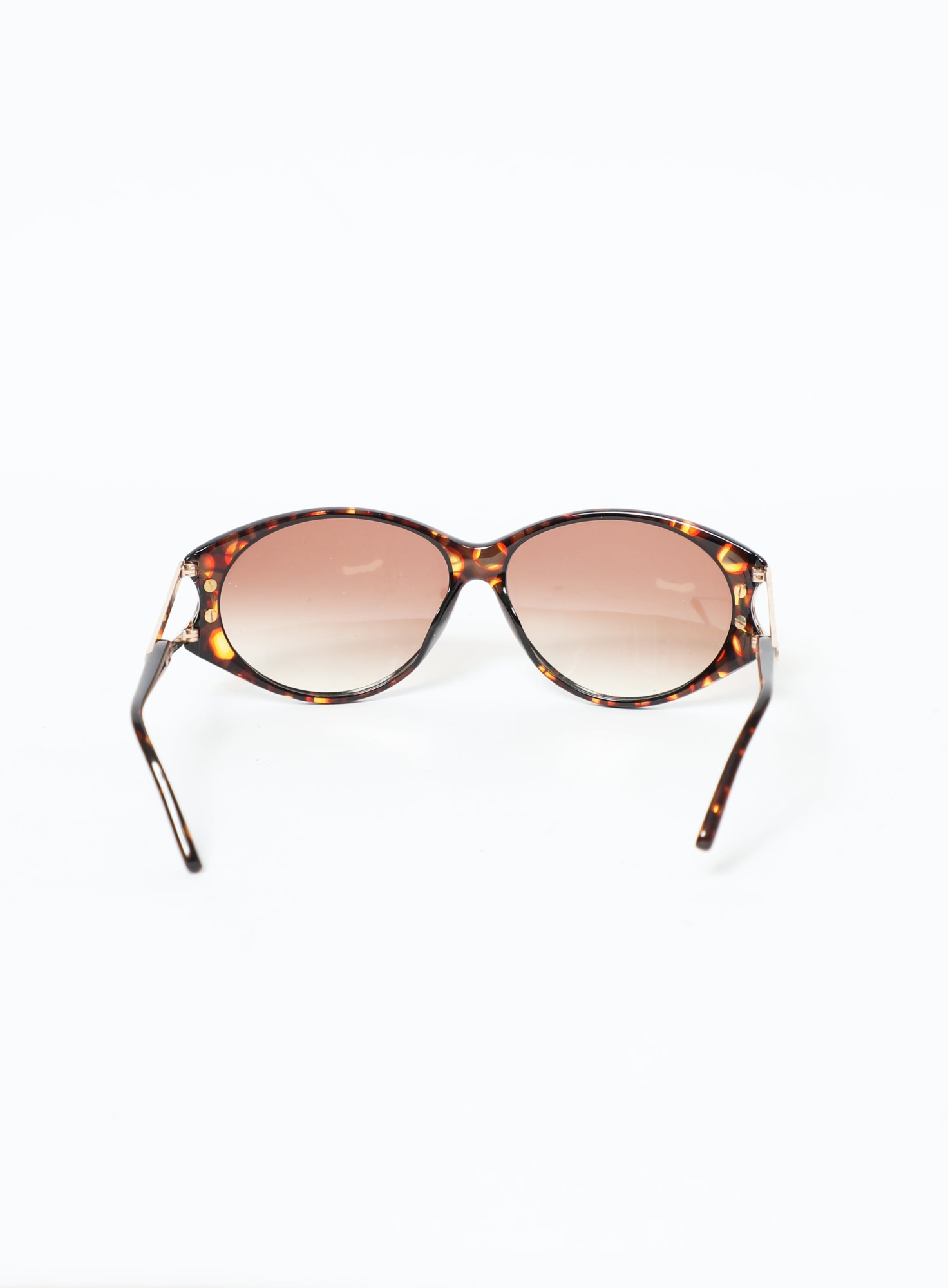 90s Tortoiseshell Oval Sunglasses | Authentic & Vintage | ReSee