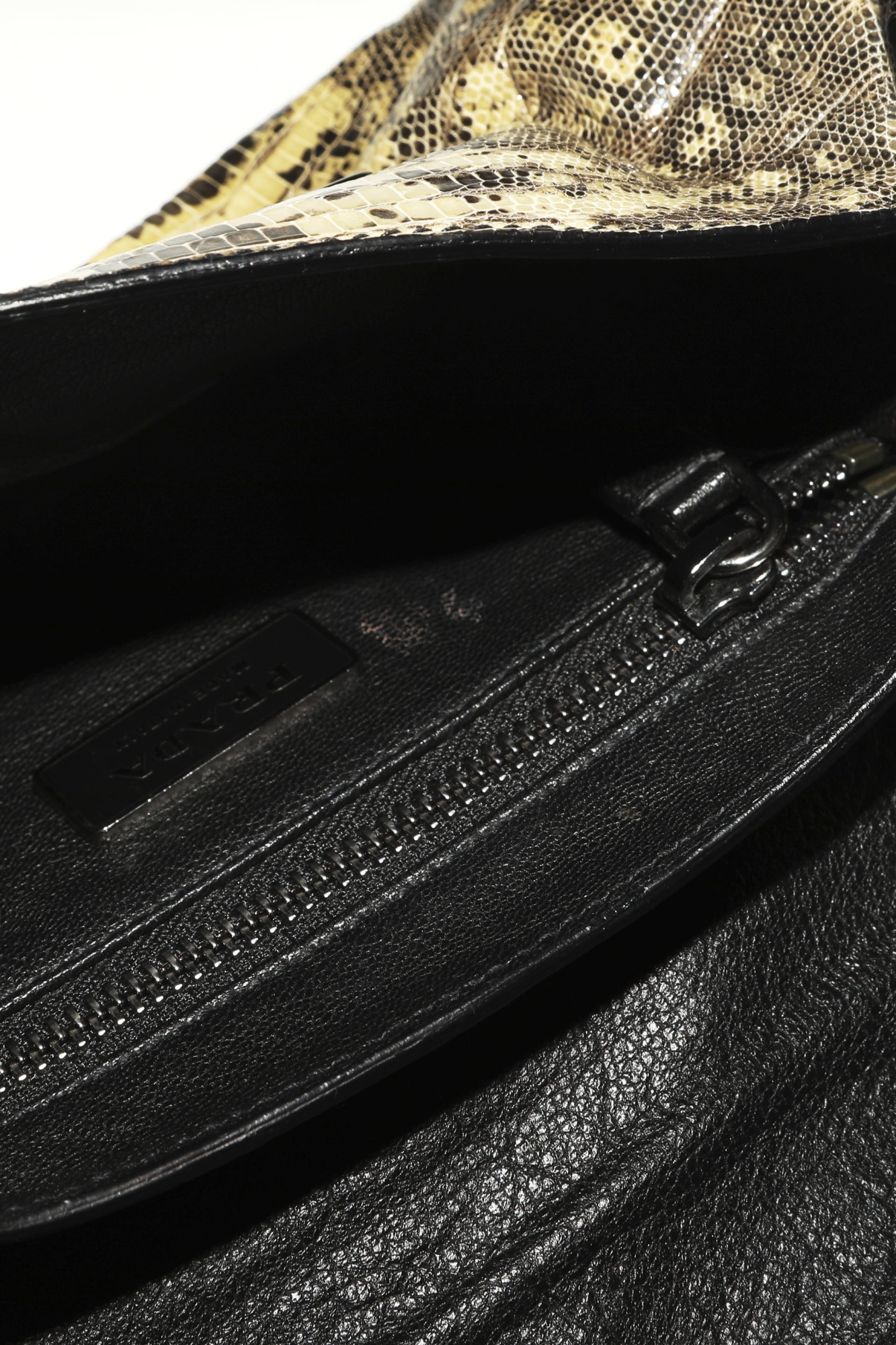 F/W 2004 Lizard Embellished Shoulder Bag | Authentic & Vintage | ReSee