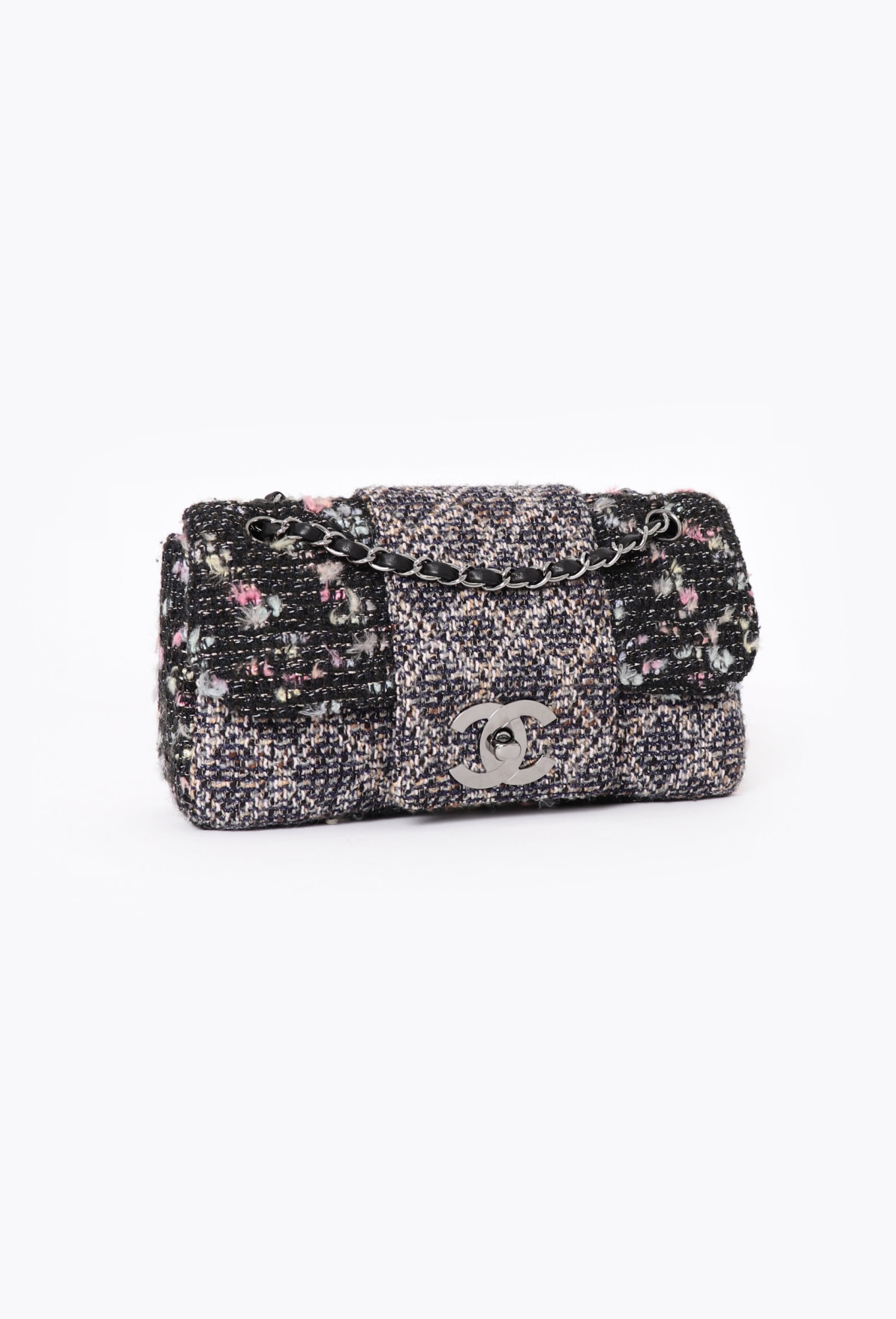 F/W 2004 Fantasy Tweed Flap Bag - Chanel | Authentic & Vintage | ReSee