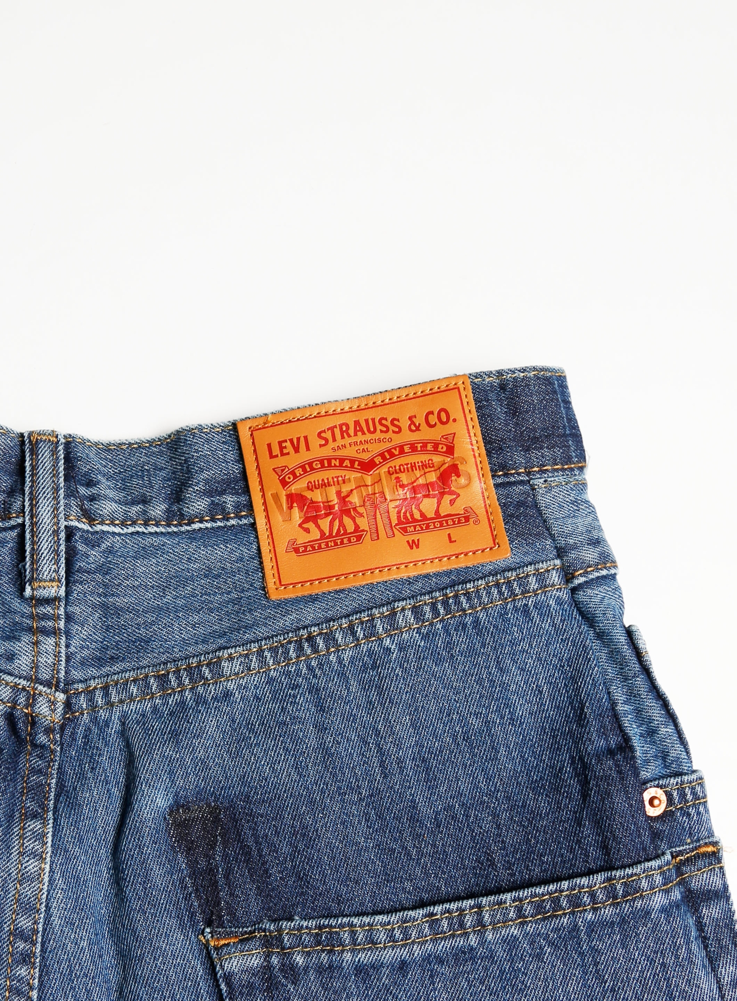 VETEMENTS × Levi
