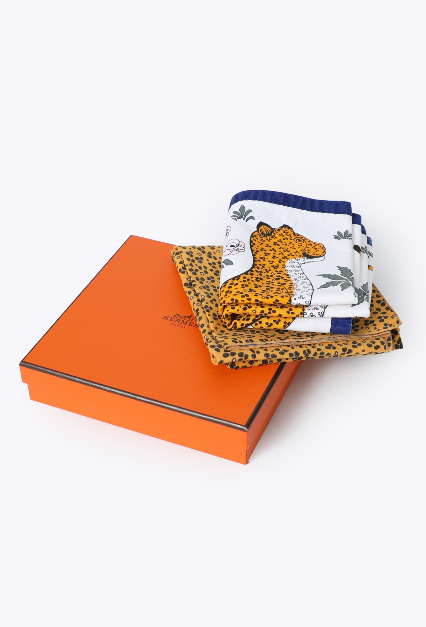 HERMÈS ヒョウ柄 ランチョンマットとナフキンの セット Vintage 'Les Léopards' 4-piece Placemat & Napkin Set - Hermès | ReSee