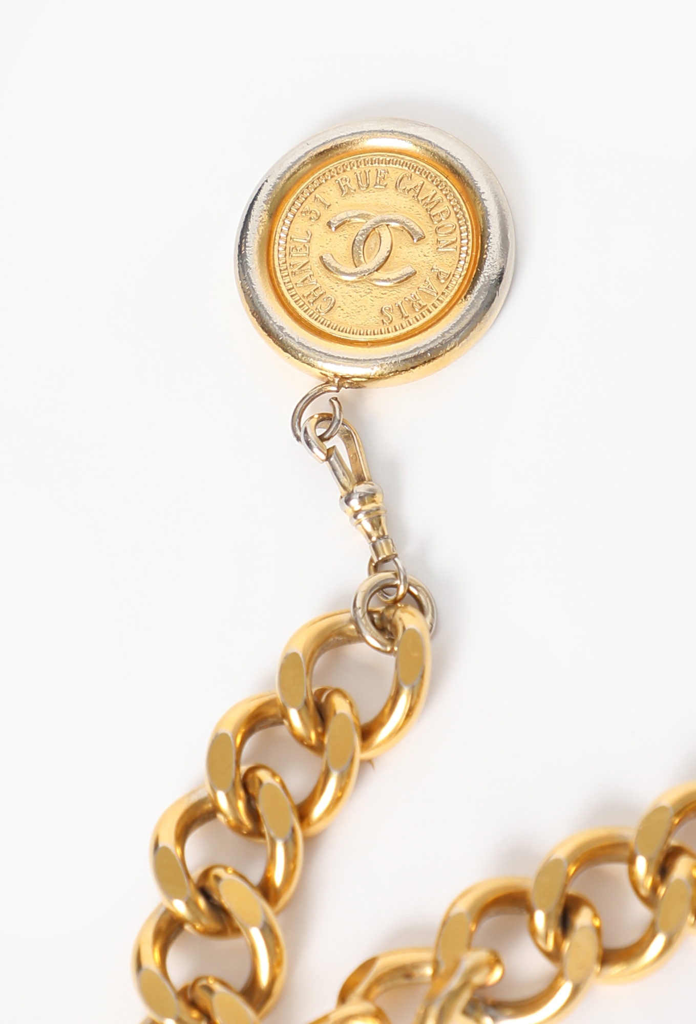 ICONIC '90s Chainlink Plaque Belt - Chanel | ReSee