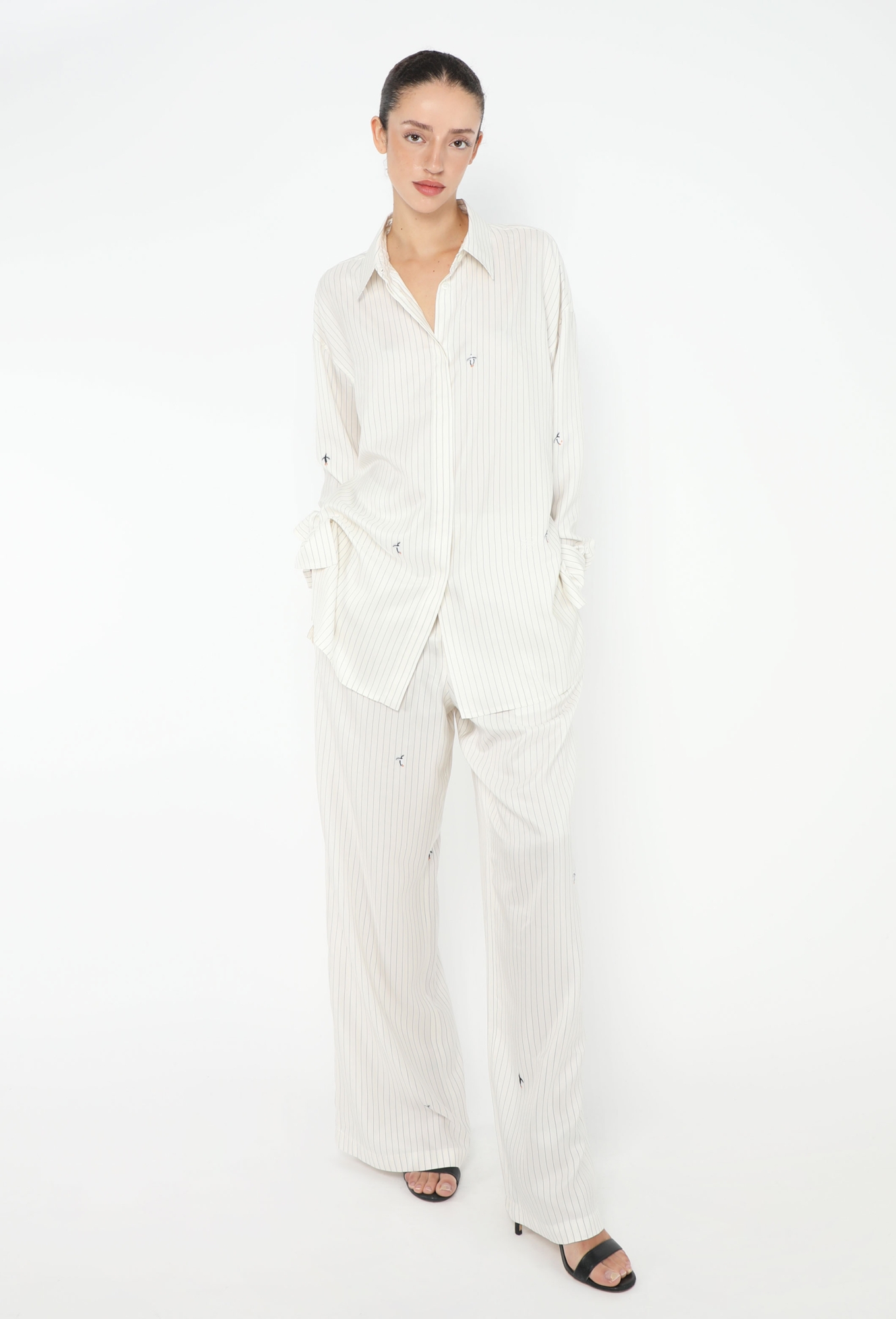 ロエベLOEWE x Suna Fujita 刺繍入オーバーサイズホワイトシャツ 2023 x Suna Fujita Silk Pajamas - Loewe | ReSee