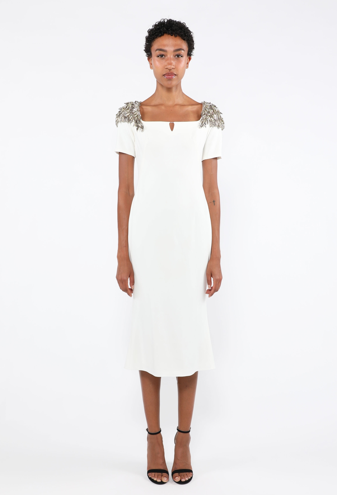 white beaded sheath dress Crêpe - Alexander McQueen Size:Youth 12 shoulder neckline adds a Vip Dress To Impress KissProm-Bridesmaid