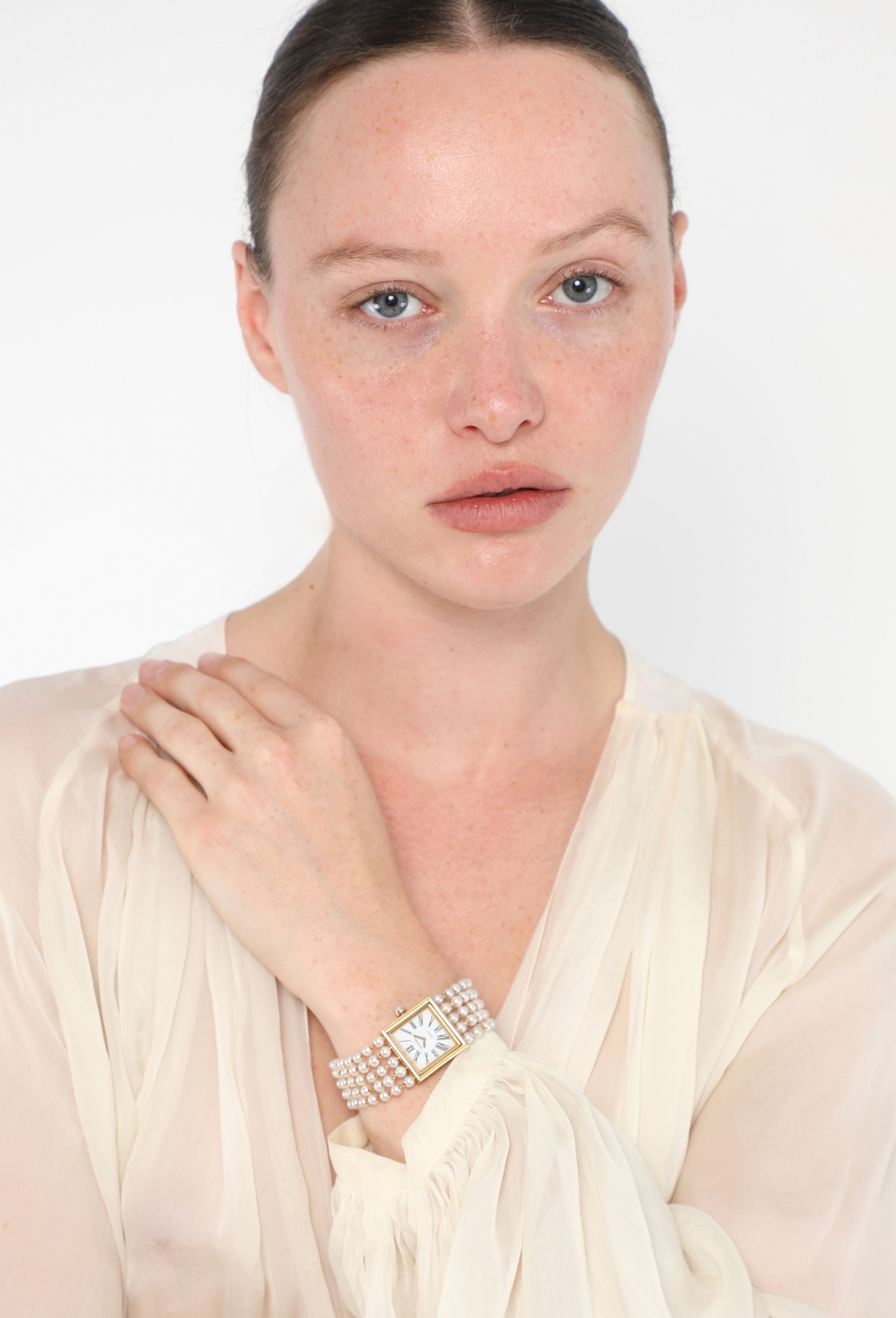 80s Mademoiselle 18K Yellow Gold and Pearl Watch - Chanel | ReSee