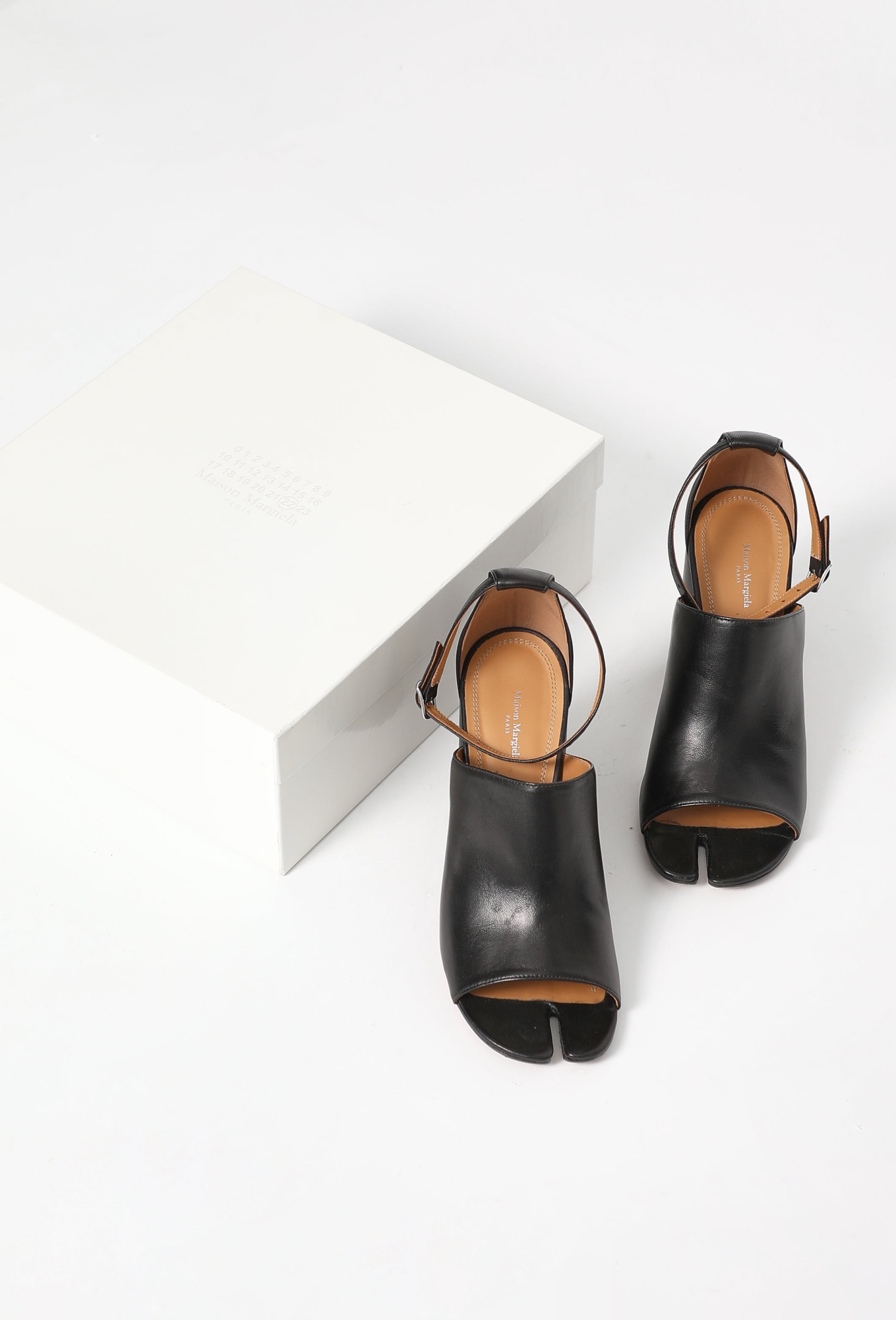 Leather Tabi Sandals | Authentic & Vintage | ReSee